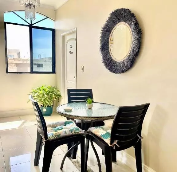 پانسیون Reef Hostel Manta