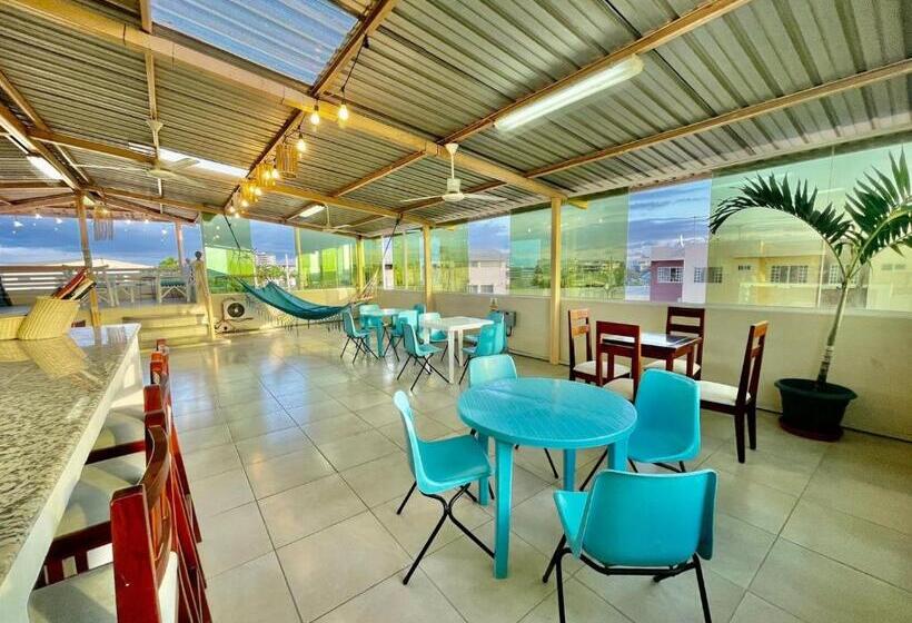 Pension Reef Hostel Manta