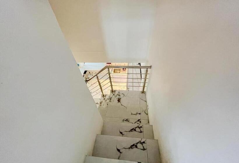 بنسيون Sakura Guest House By The Lavana