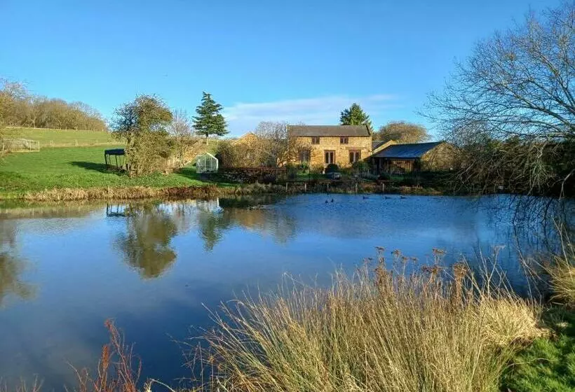 Pensió Stowe Fields