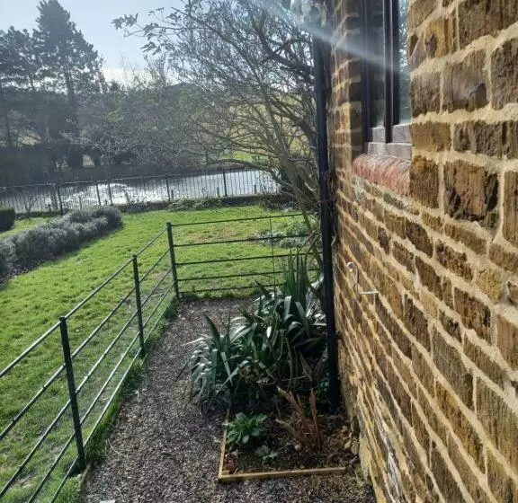 Pensió Stowe Fields