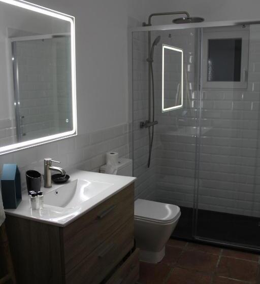 مبيت وإفطار Los Chozones