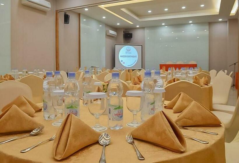 호텔 Mutiara Mitra Reddoorz