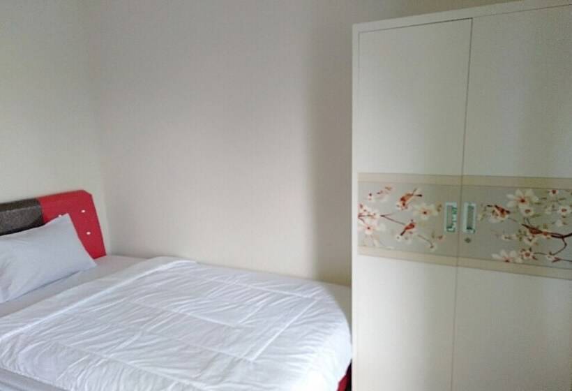 בית מלון כפרי Oyo 90930 Wisma Hana Hani