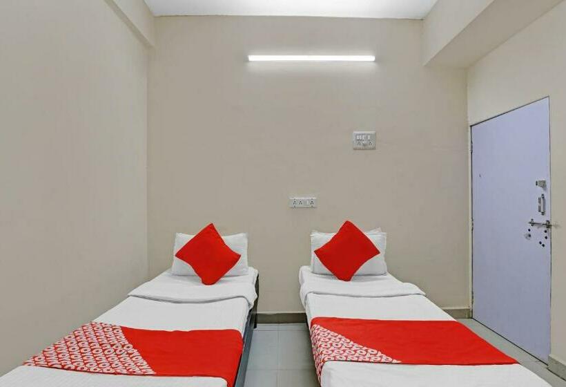 Flagship Hotel Vraj, Khambhaliya