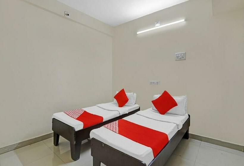 Flagship Hotel Vraj, Khambhaliya