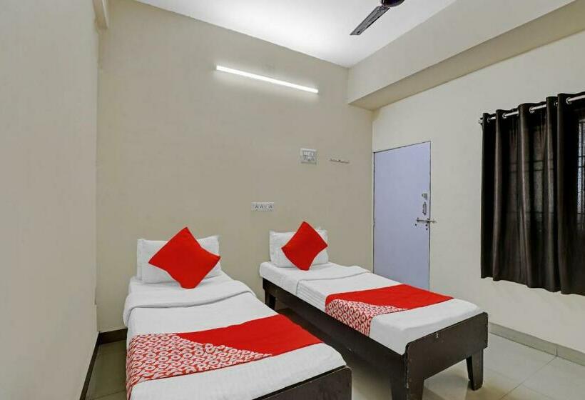 Flagship Hotel Vraj, Khambhaliya