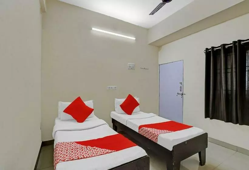 Flagship Hotel Vraj, Khambhaliya