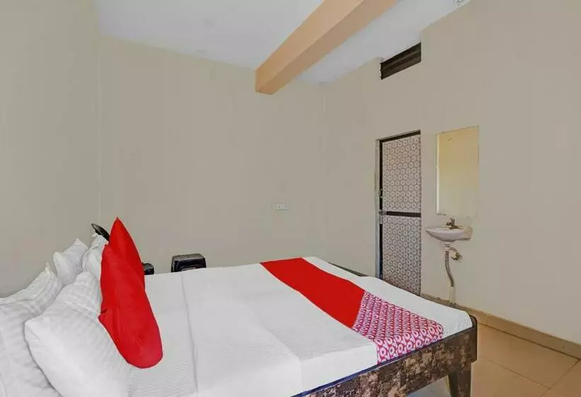 Flagship Hotel Vraj, Khambhaliya