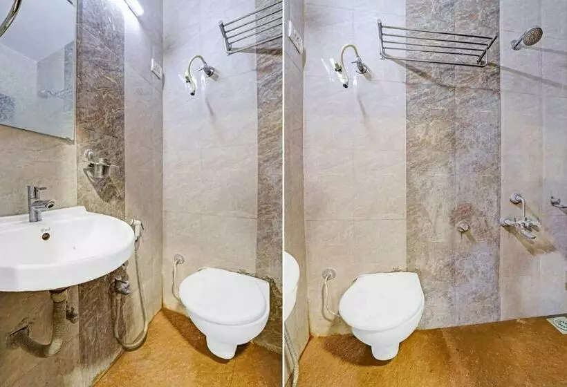 Flagship Hotel Vraj, Khambhaliya
