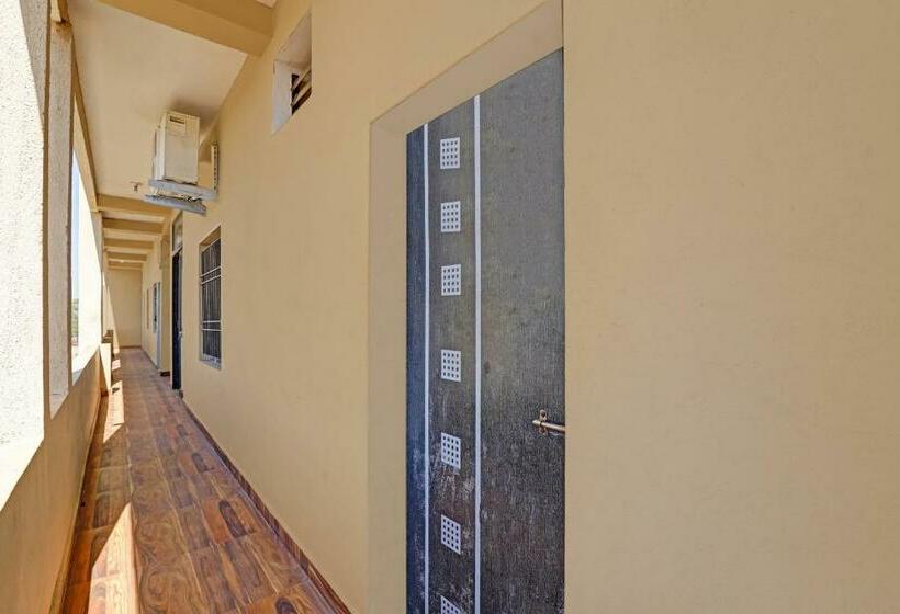 Flagship Hotel Vraj, Khambhaliya