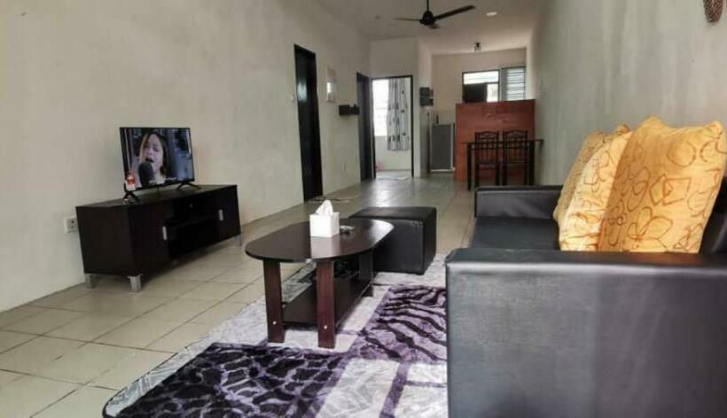 Отель Oyo Home 90459 Nd Homestay