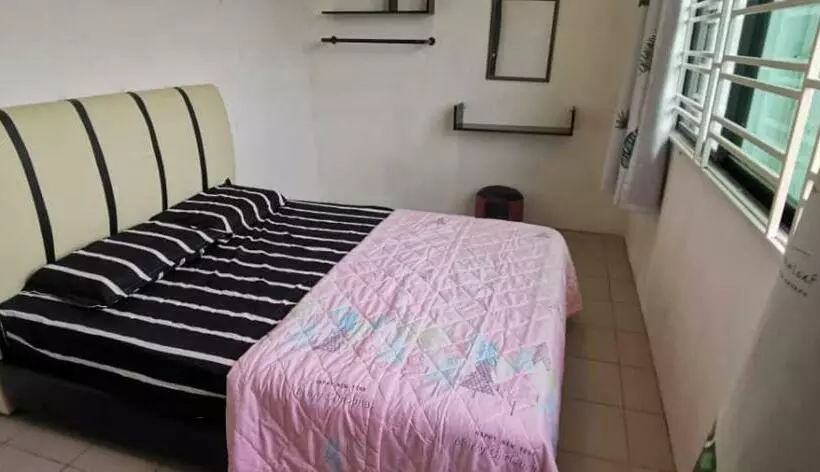 Hotelli Oyo Home 90459 Nd  Homestay