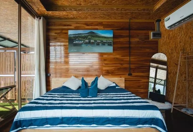ホテル Phu Naphat Resort