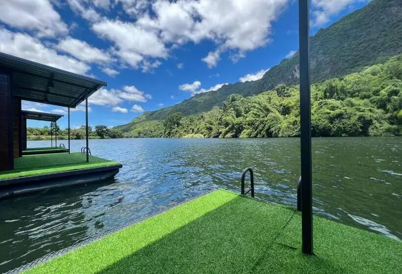 ホテル Phu Naphat Resort