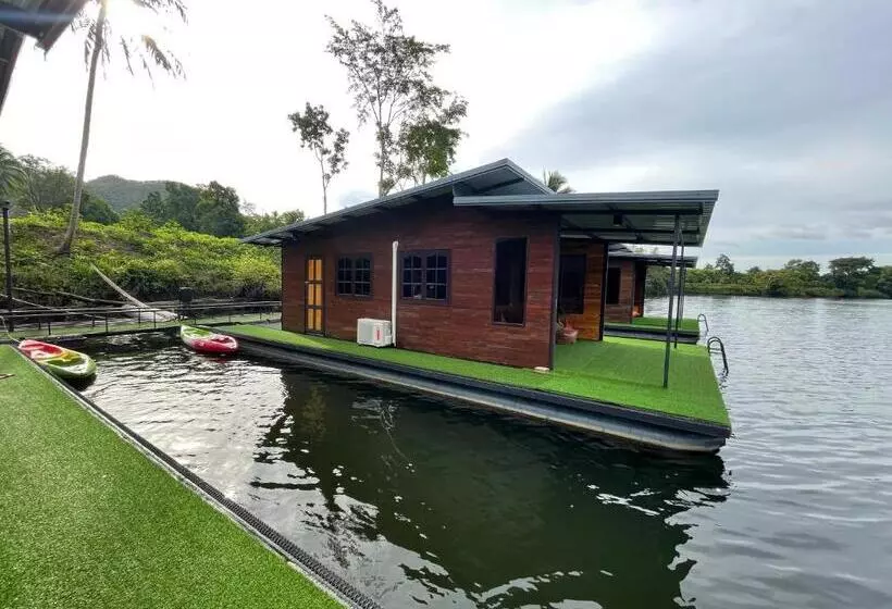 ホテル Phu Naphat Resort