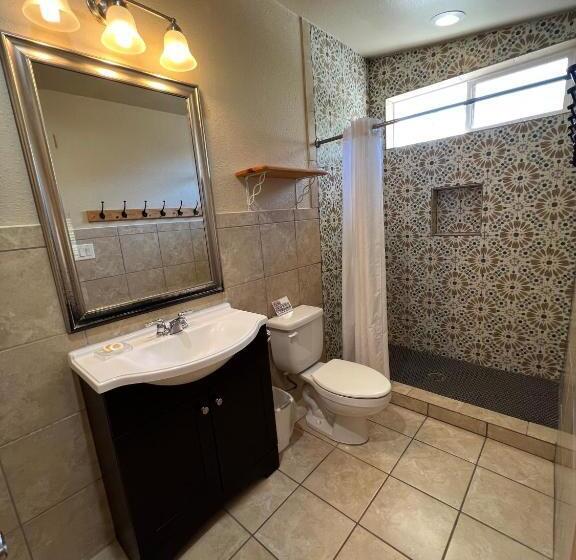 Отель Seven Bluff Cabins