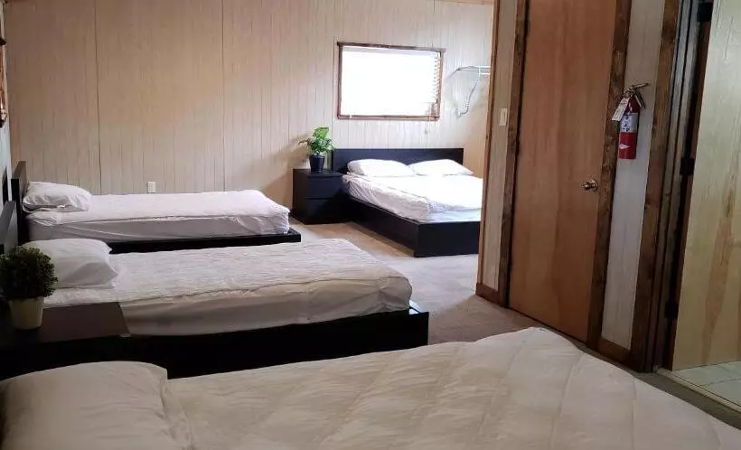 Hotelli Seven Bluff Cabins