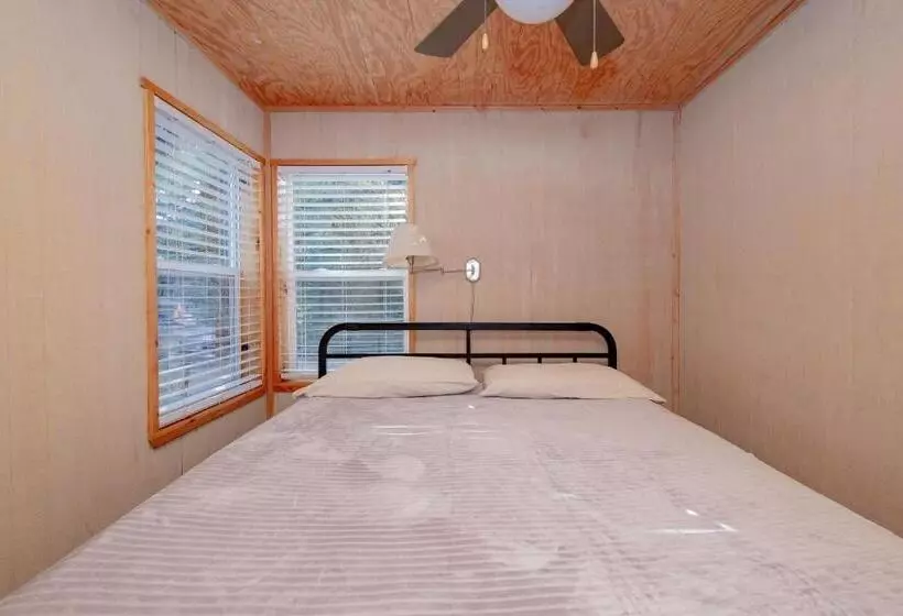 Hotelli Seven Bluff Cabins