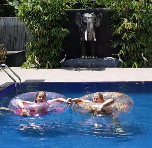 Hotelli Sigiriya Cashew Palace Resort