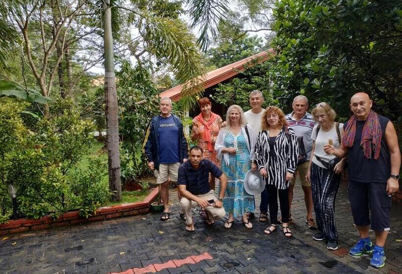 فندق Sigiriya Cashew Palace Resort