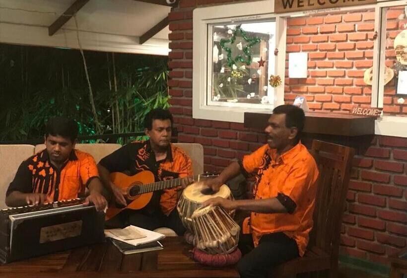 فندق Sigiriya Cashew Palace Resort