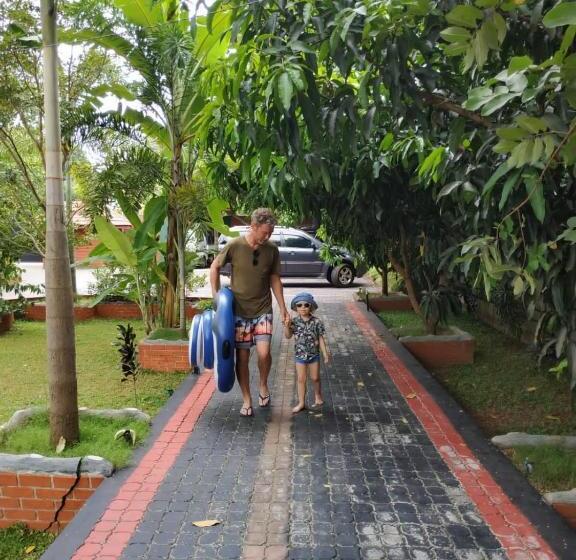 فندق Sigiriya Cashew Palace Resort