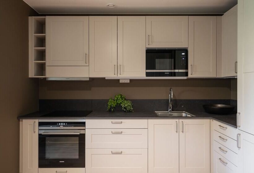 Live And Stay Ekmanska