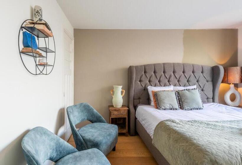 פנסיון Big Room