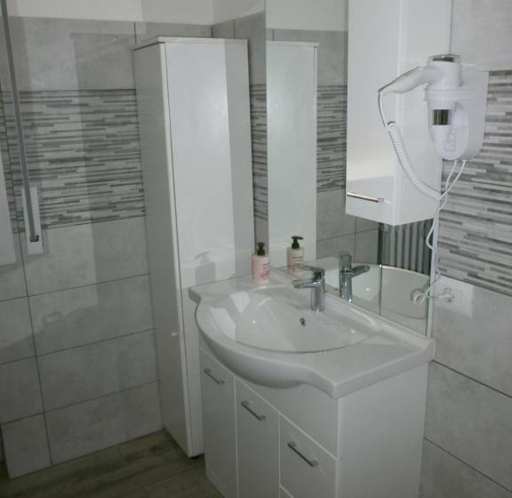 פנסיון Il Leprotto   Room & Breakfast