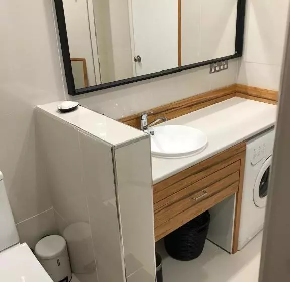 Majatalo Wedgetaildown