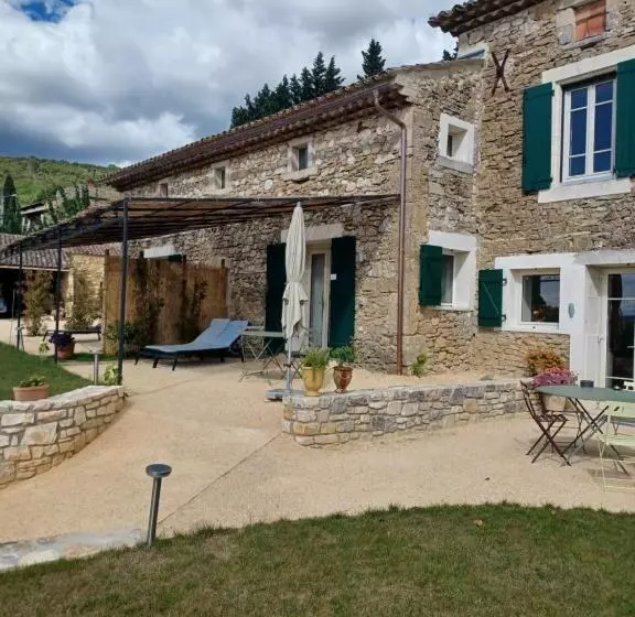 ベッドアンドブレックファースト Mas Les Escourtades Chambres D Hôtes