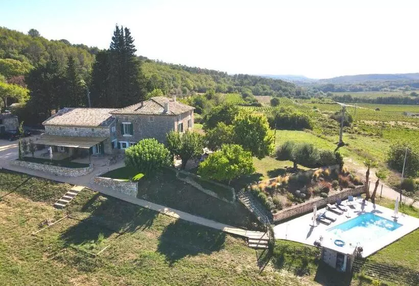 ベッドアンドブレックファースト Mas Les Escourtades Chambres D Hôtes