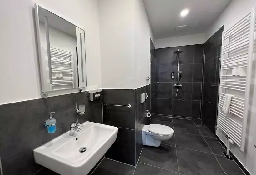 ホテル Innception