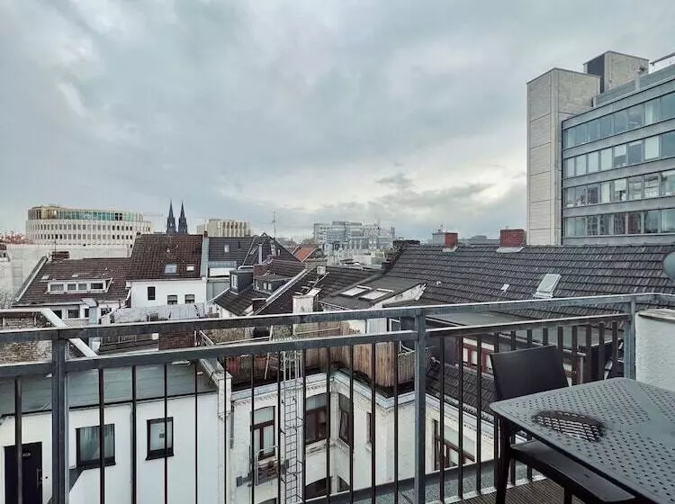 ホテル Innception