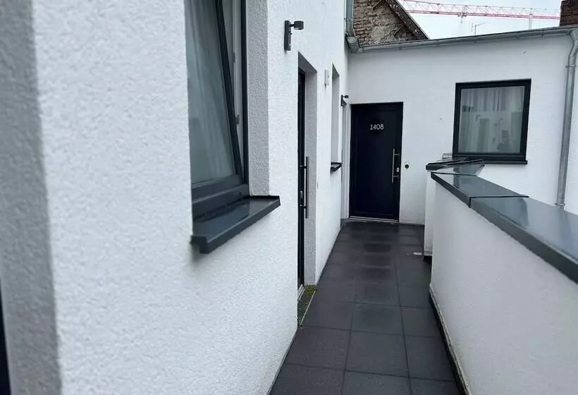 ホテル Innception