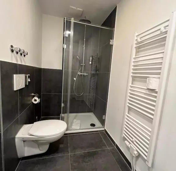 ホテル Innception