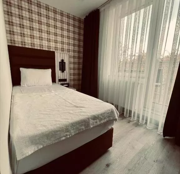 ホテル Innception