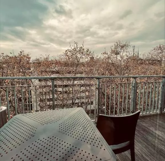 ホテル Innception