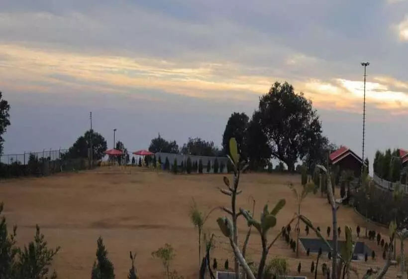 Hotelli Katyuri Nature View Resort, Lansdowne