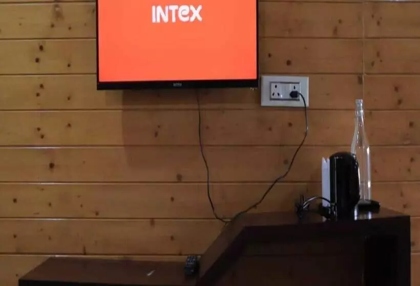 Hotelli Katyuri Nature View Resort, Lansdowne