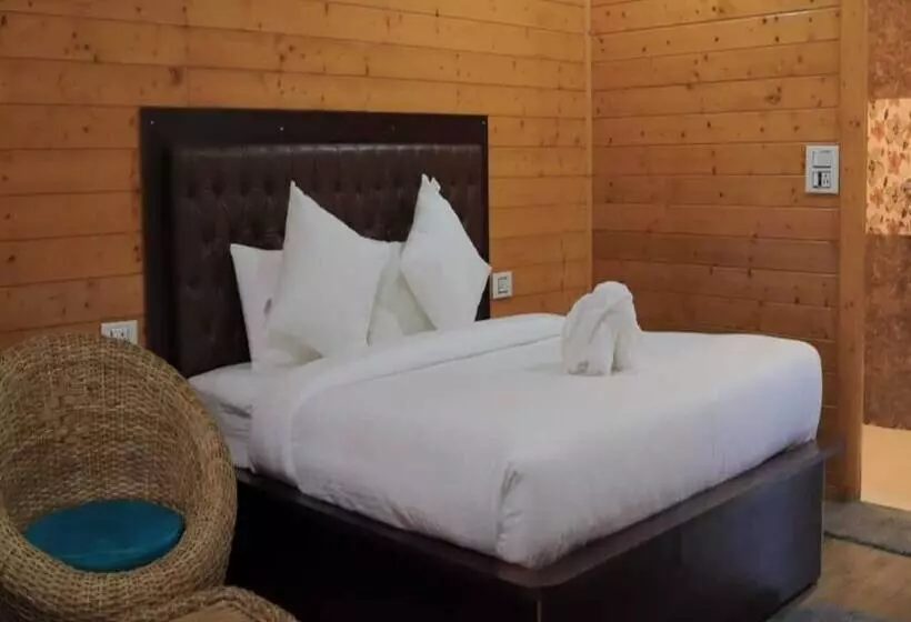 Hotelli Katyuri Nature View Resort, Lansdowne