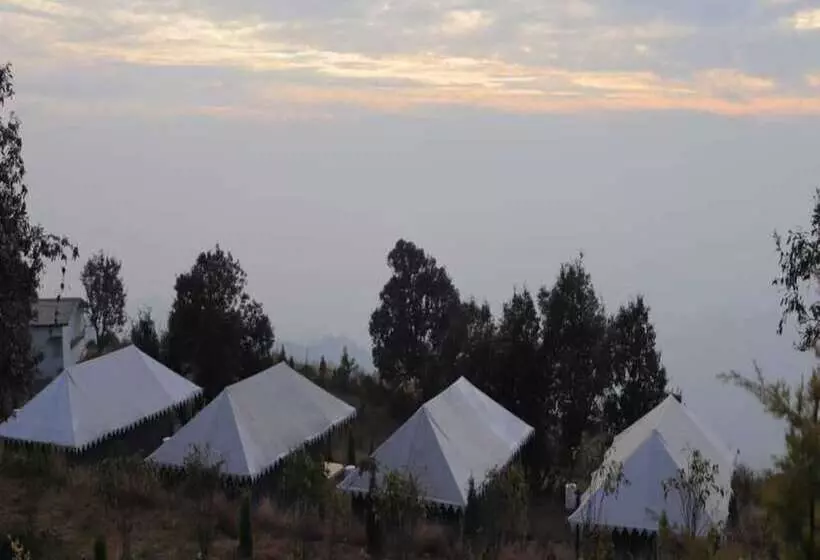 Hotelli Katyuri Nature View Resort, Lansdowne