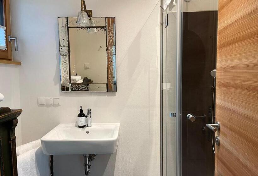 Hotel Matador Lodges