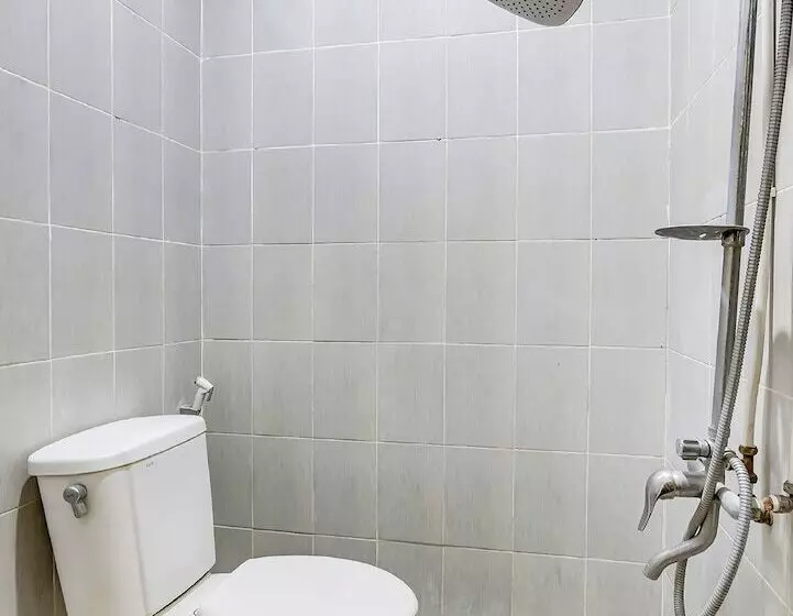 Hotelli Oyo 90927 Homestay Tentrem 2