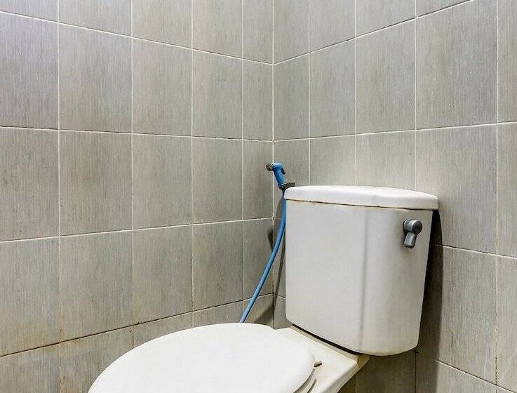 فندق Oyo 90927 Homestay Tentrem 2