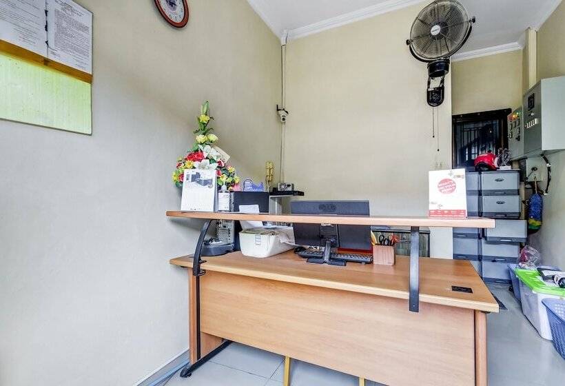 فندق Oyo 90927 Homestay Tentrem 2
