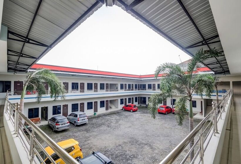 فندق Oyo 90927 Homestay Tentrem 2