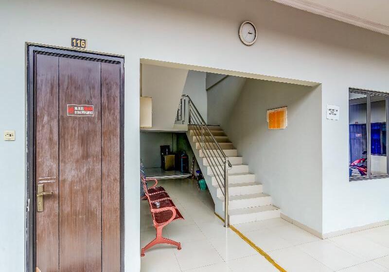 فندق Oyo 90927 Homestay Tentrem 2