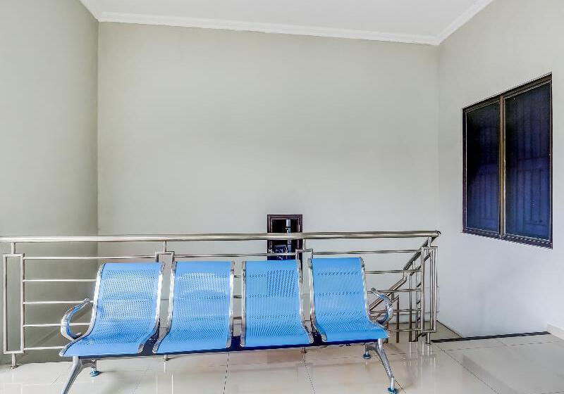 فندق Oyo 90927 Homestay Tentrem 2